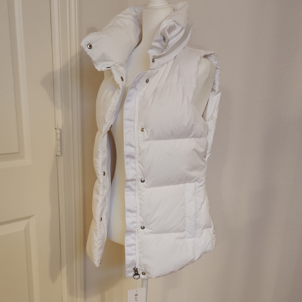 Athleta Bright White Puffer Vest